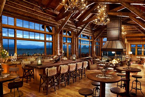 Luxury Lodge And Restaurant .